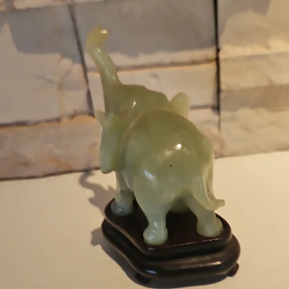 Green Elephant Jade Sculpture - Picture 4 of 7